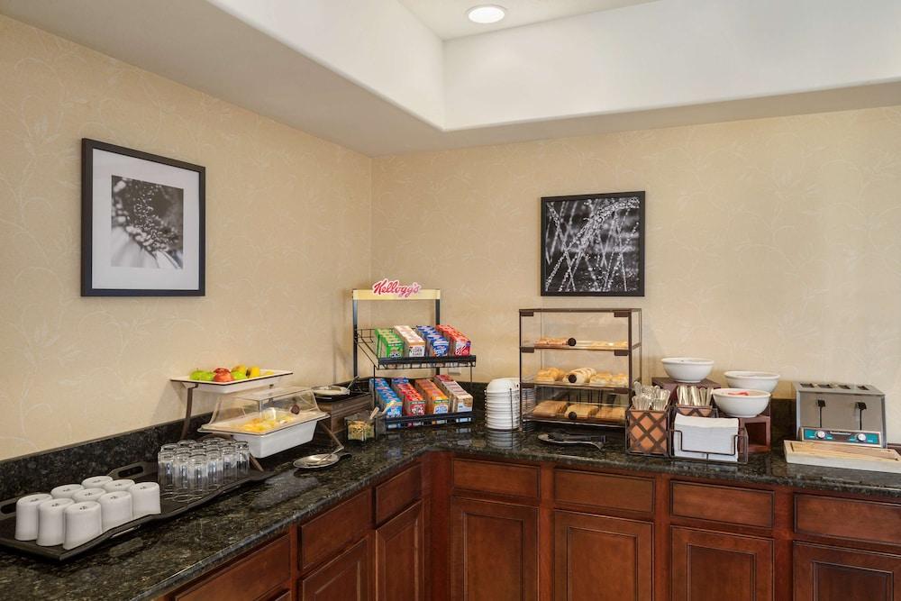 Country Inn & Suites By Radisson, Bloomington-Normal Airport, Il Exteriér fotografie