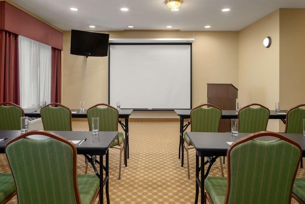 Country Inn & Suites By Radisson, Bloomington-Normal Airport, Il Exteriér fotografie